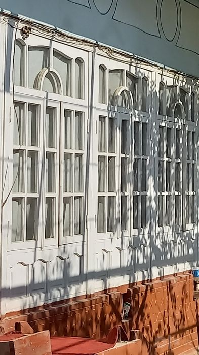 Yoğochli rom. Deraza . 2ta oynadan iborat.