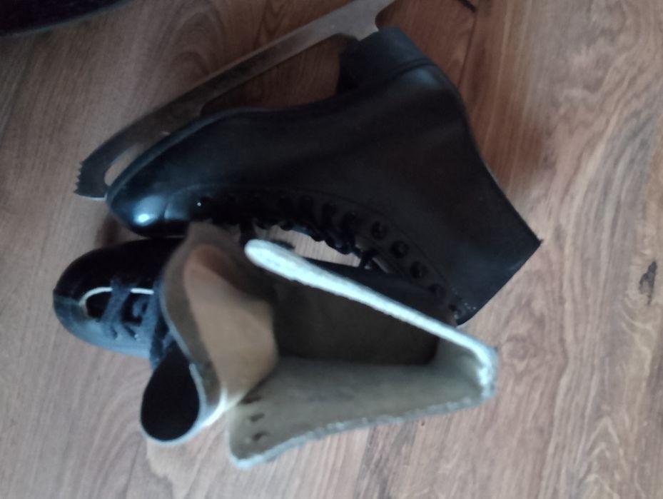 Кънки за лед ...