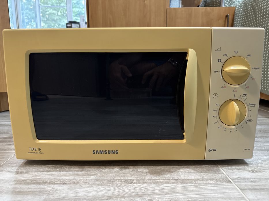 Cuptor microunde Samsung G2719N