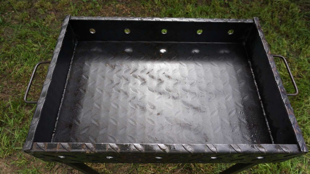 Gratar pe carbuni/lemne