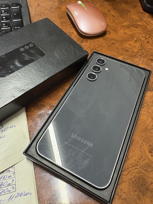 Samsung Galaxy S 23 FE идеал холатда