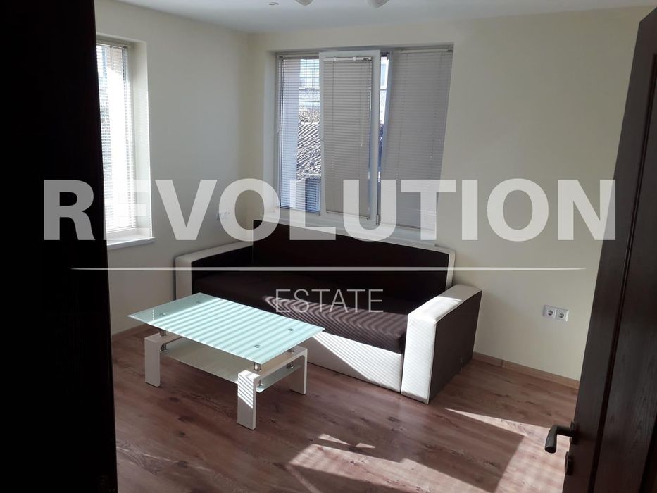 Дава се под наем Етаж от къща в Варна, Владислав Варненчик - 70 кв.м за 425 € - Снимка #1