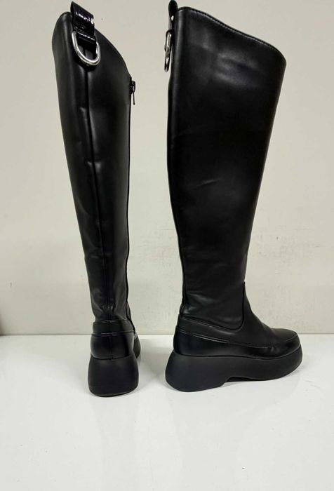 Even Odd knee high boot