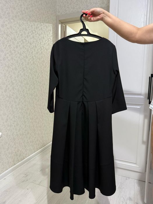 Продам 2 платья в отличном состоянии