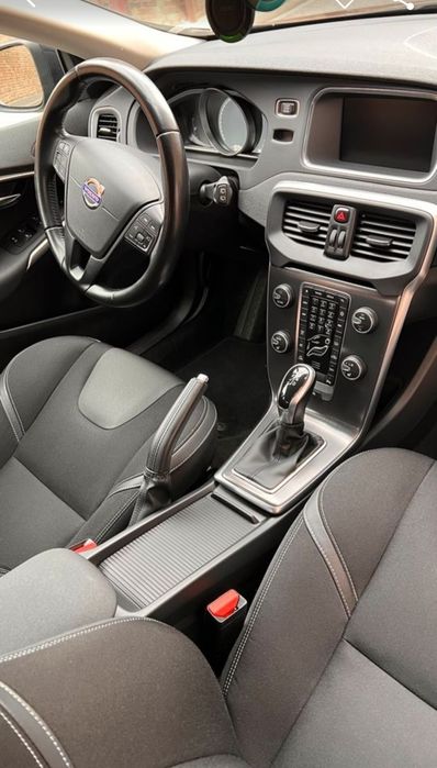 Volvo V40 D2 Kinetic * 2014 * 1.6 Diesel 115 CP * Euro5 *  Nr Valabile