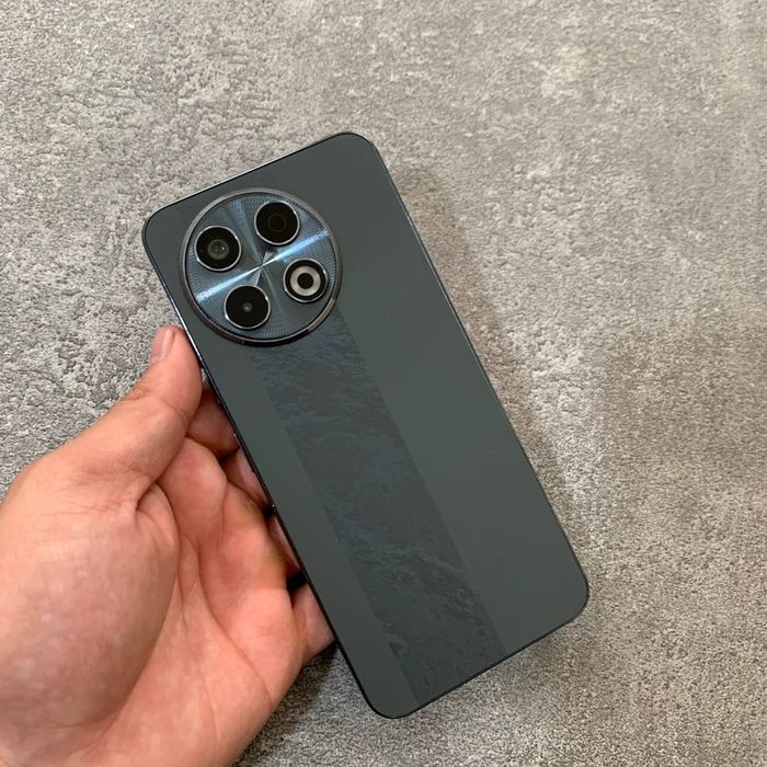 Tecno Spark 30 Pro ideal
