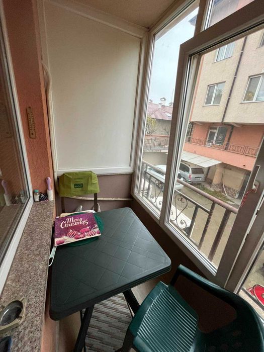 Продавам апартамент в старата част на Овча купел