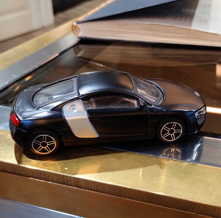 Macheta auto Audi R8 - negru - marca Burago
