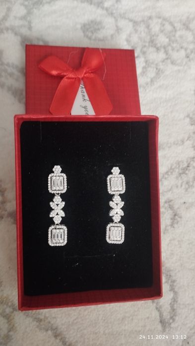 Продаются новые серьги 925 пробы Италия.