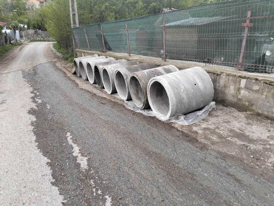 Vând tuburi de fântână sau de fose