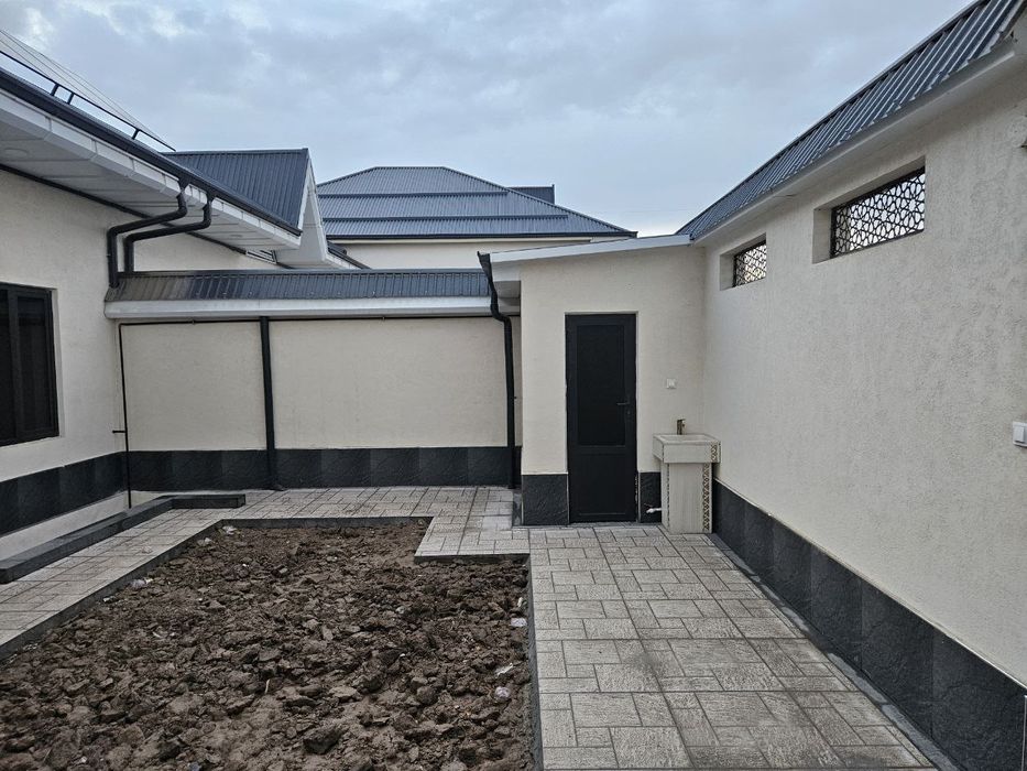 Коттедж сотилади Шахрисабз туман хокимияти рупарасида 2 сотих йул усти