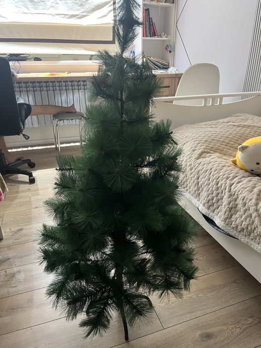 Продам ёлку.