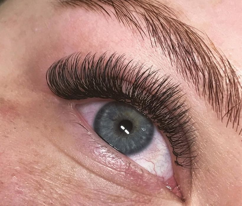 Наращивание ресниц 5.000 тг