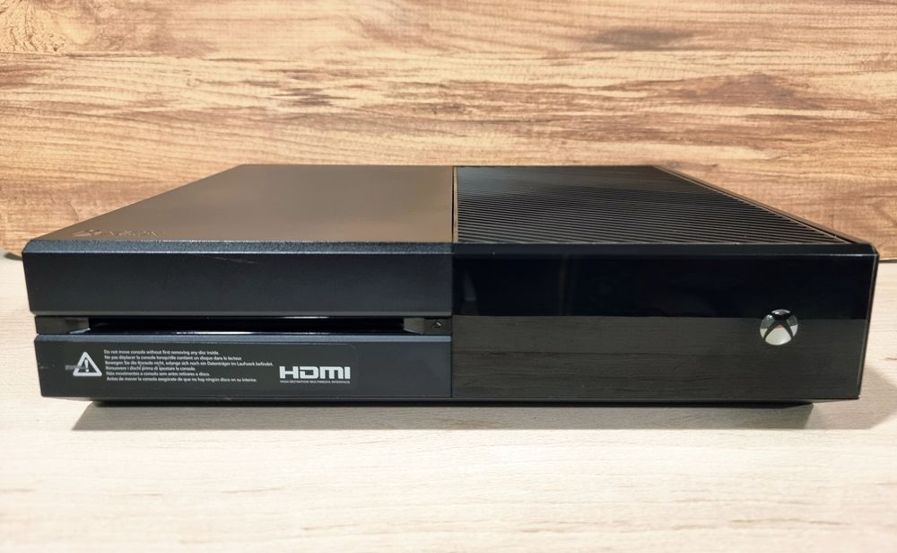 Продаваме XBOX ONE 500gb