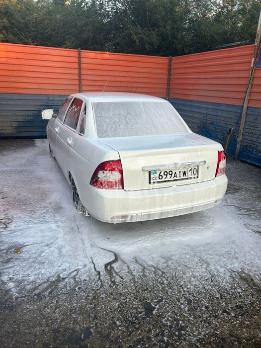 Продам машину lada priora