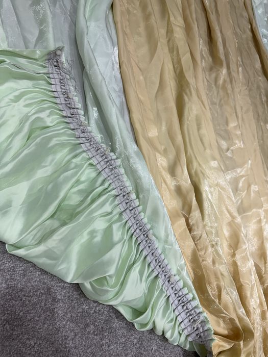 Занавески из трех частей, очень красивые, размеры 3*7,5м