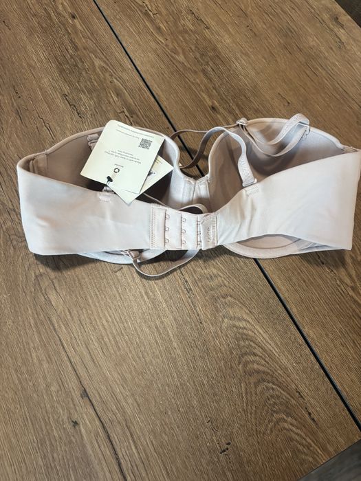 Calvin Klein-нов сутиен