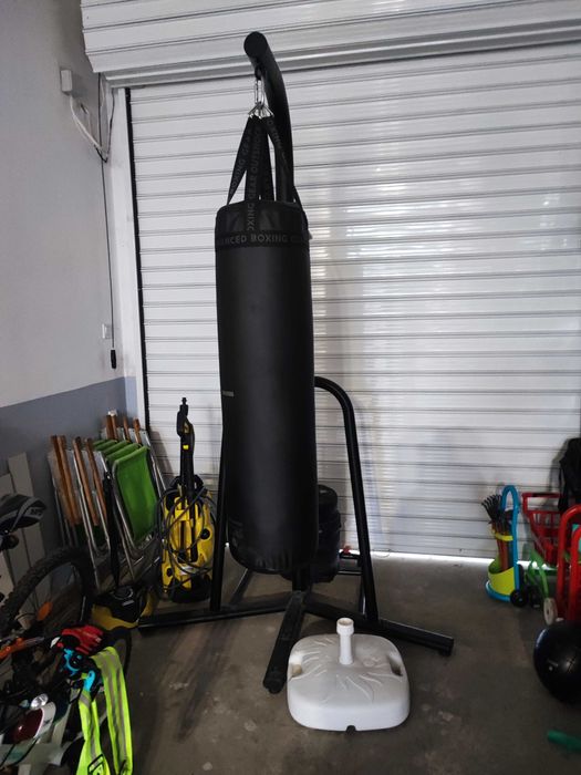 Самоносеща стойка за боксов чувал с боксов чувал 32 кг