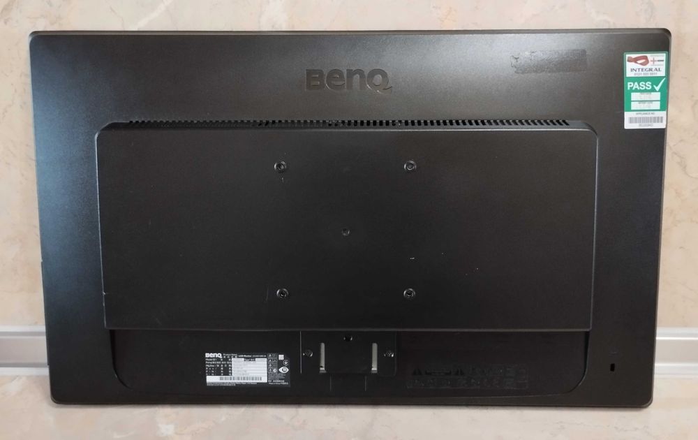 Benq - 2 броя W-LED, FULL HD монитори 24 и 22 инча с HDMI
