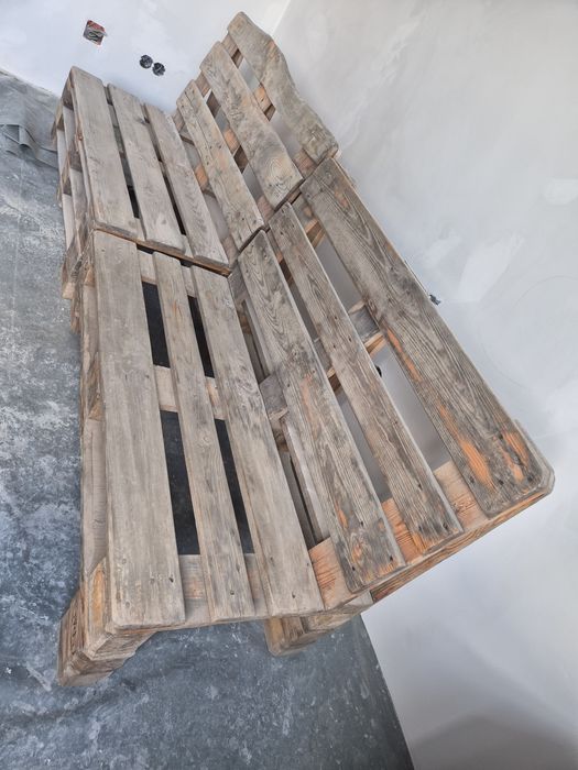 Mobilier din europaleti