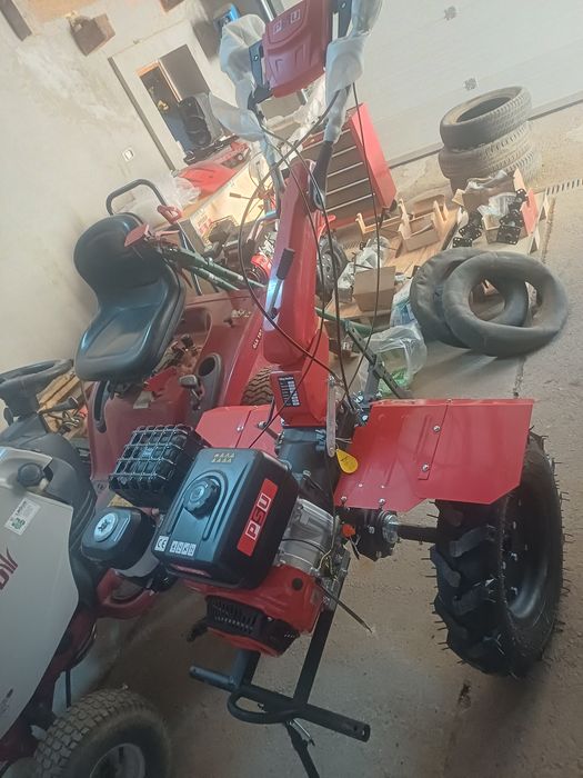 Motocultor de vanzare de 15 cai putere nou nouți