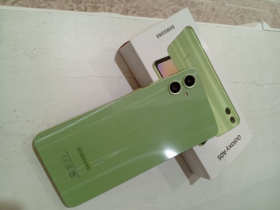 Продам Самсунг А05