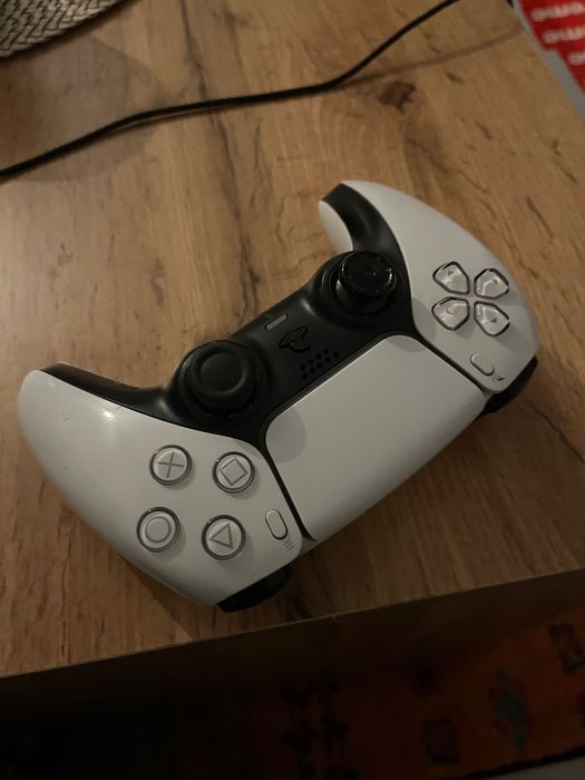 Ps5 cu 2 controlere si jocuri