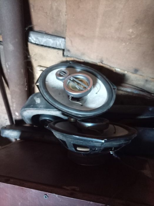 Продам самбуфер и динамики с подиумоми