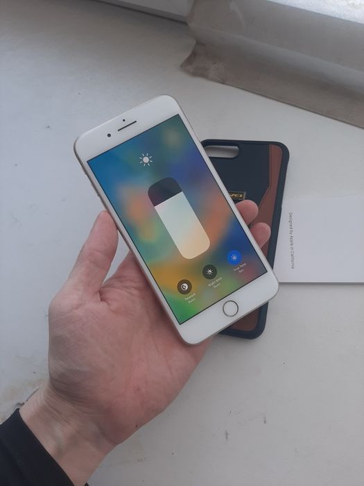 Iphone 8 Plus продам
