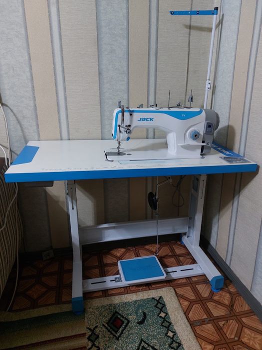 Швейная машина JACK F4