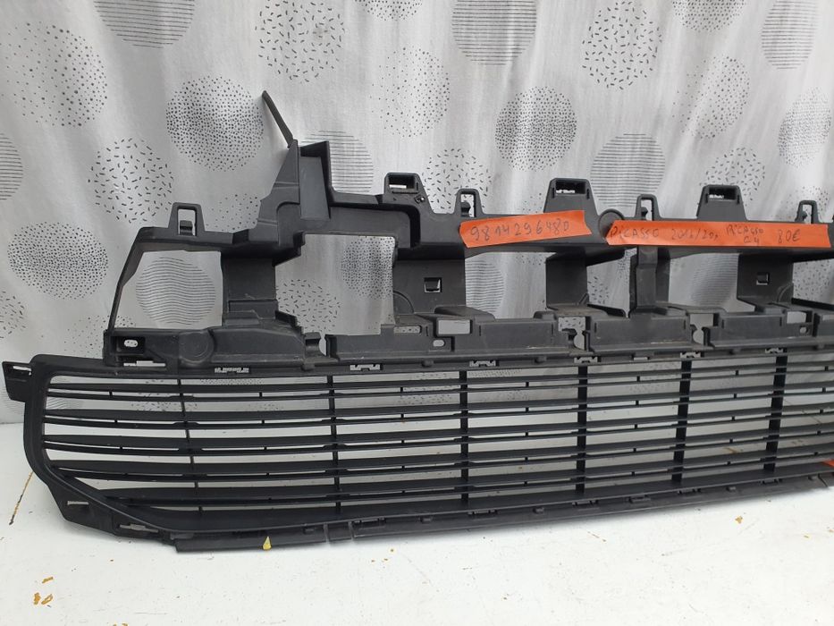 Предна решетка броня Citroen Picasso 2016/20г