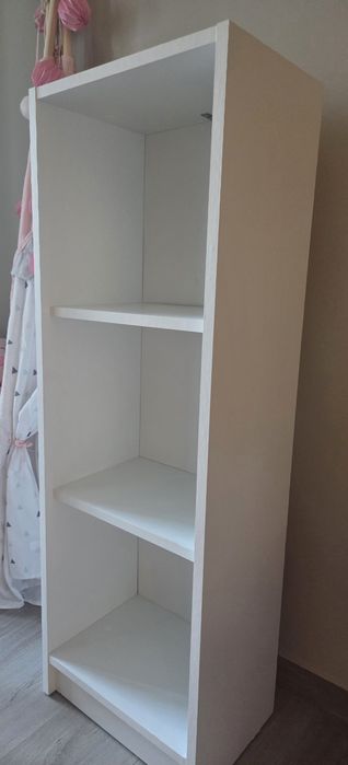 Бяла етажерка с три рафта