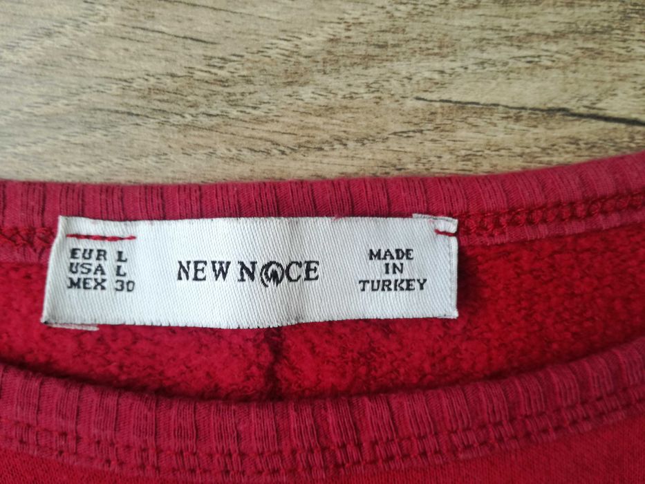 Продавам дамска червена блуза