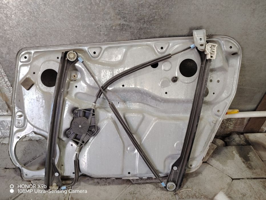 Стоклоподьемник пассат б5+