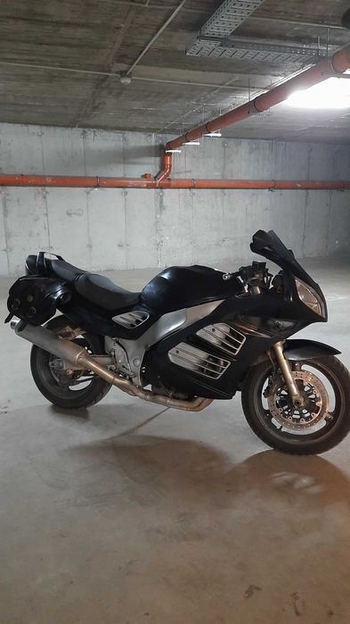 Suzuki RF 900 R перфектно