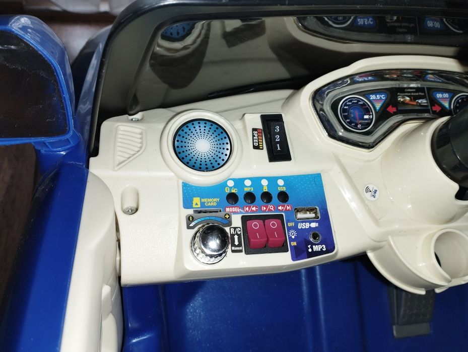 Детска акумулаторна кола с родителски контрол