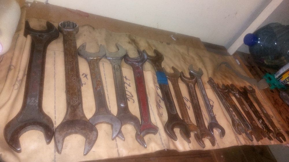 Ключи рожковые разные