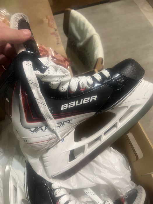 Коньки Bauer Fly 30, размер 8D.