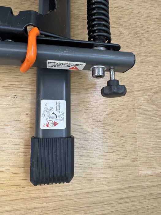 Сгъваема стойка за велосипед