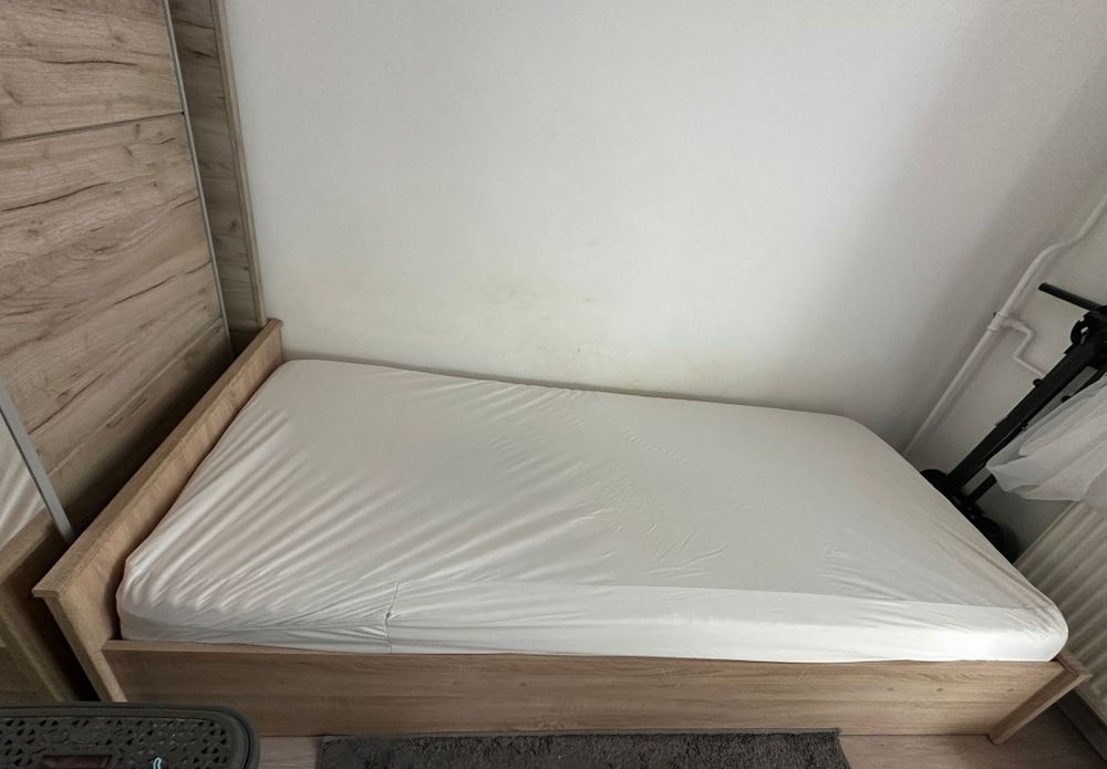 Pat de o persoană 90 x 200cm  cu saltea din spumă cu memorie