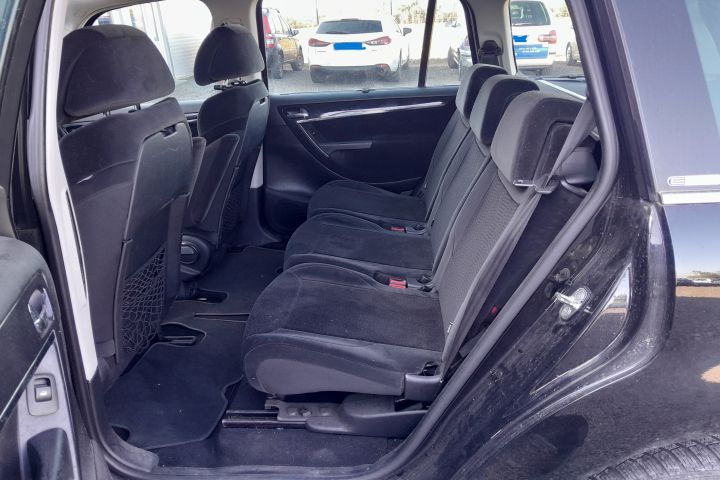 Dezmembrez Citroen C4 Picasso 1