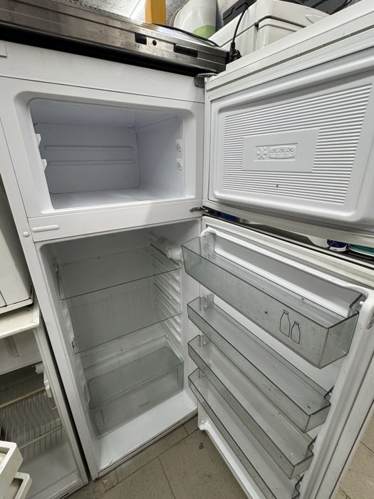 Хладилиник sharp