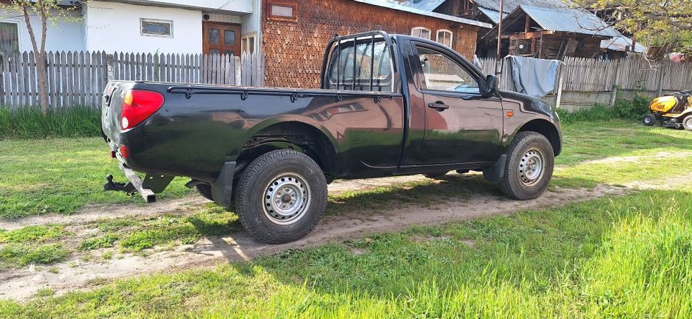 Vând Mitsubishi l200 2 locuri