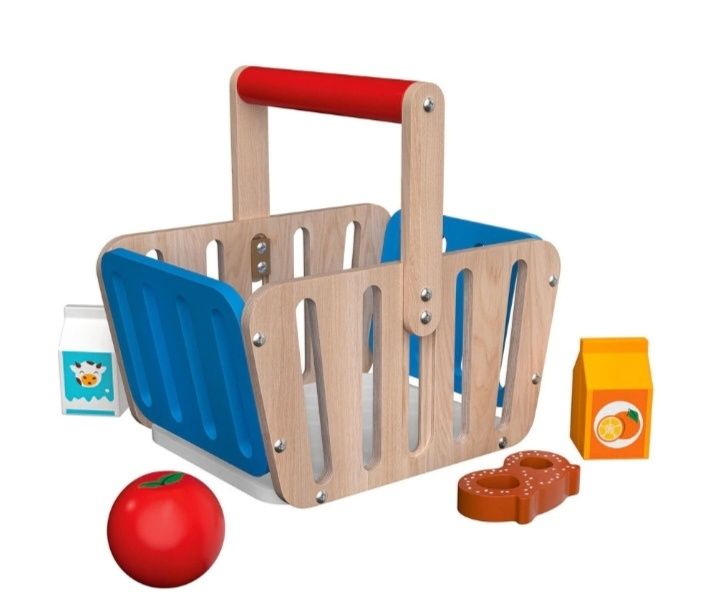 Детска дървена кошница с продукти