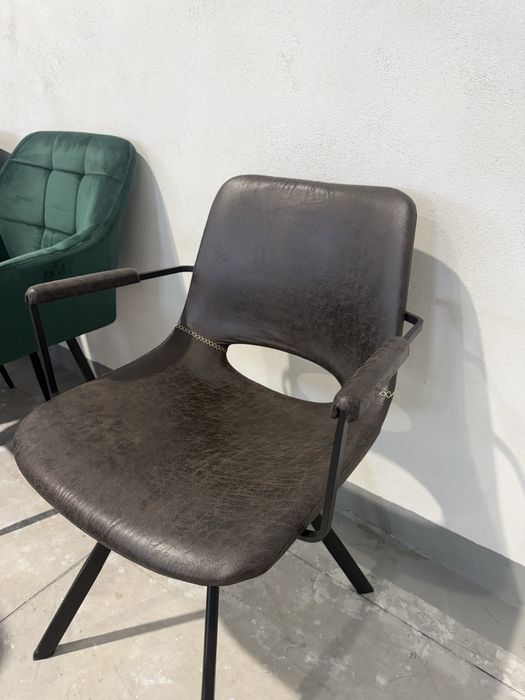 10 buc Scaune dining moderne cu brate, tapiterie maro din piele