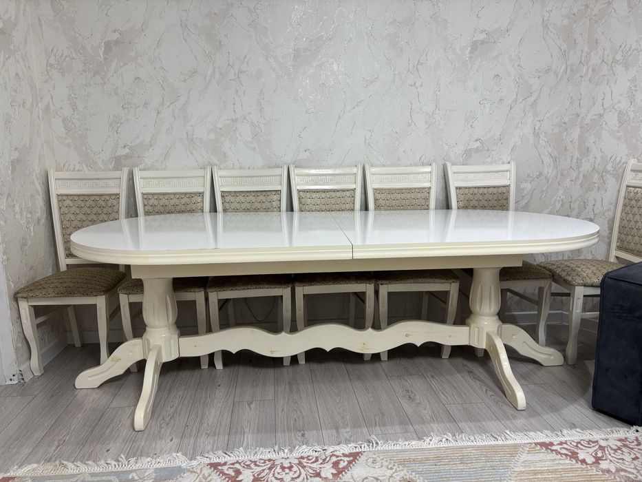 Продам стол и стулья 12шт. Размер:2,5-3