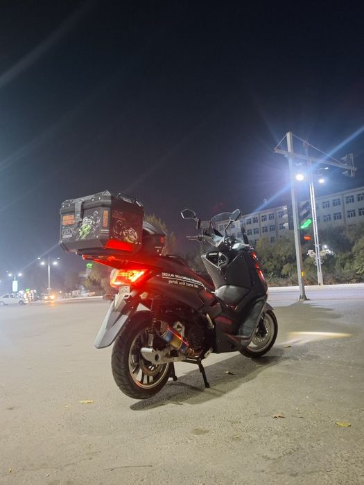 S max skuter sotiladi minishga tayyor