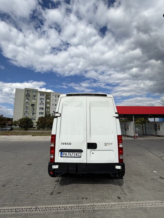 Хладилен бус iveco daily 2.3