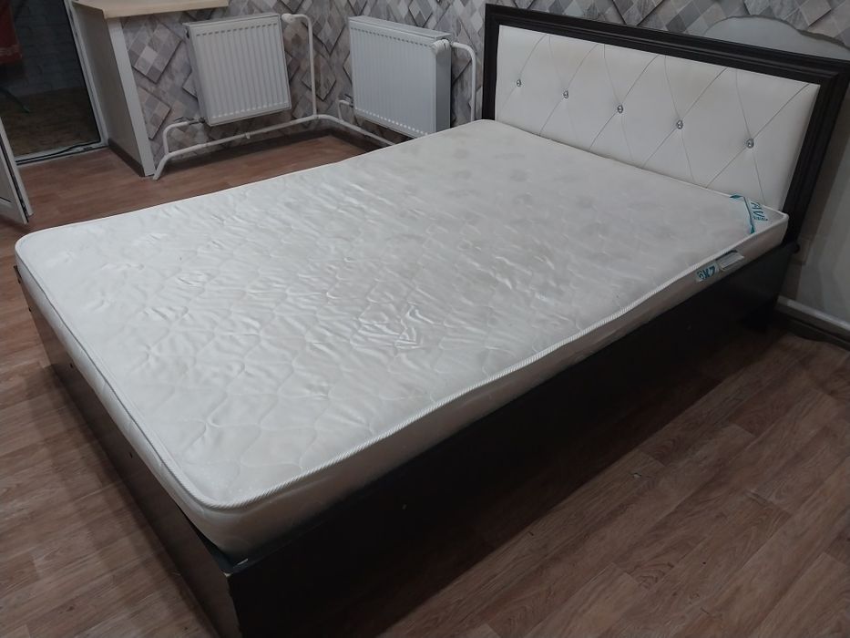 Отдам кровать 1.5ка