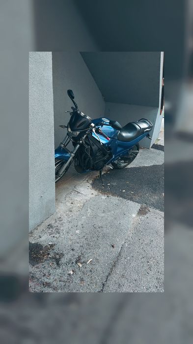 Vând suzuki gsx600f